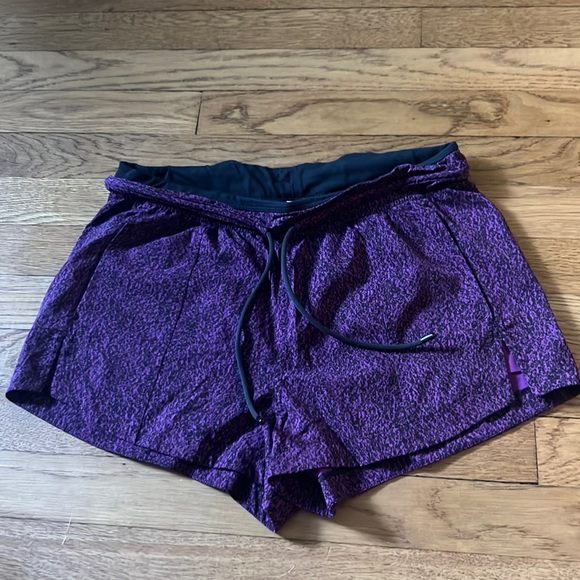 Lululemon casual shorts, size 4, magenta and black, gently used - Picture 1 of 3
